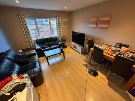 5 Bedroom Apartment, 9 Fitzwilliam Square, Queens Quarter, Belfast, BT7 1JH - Photo 4