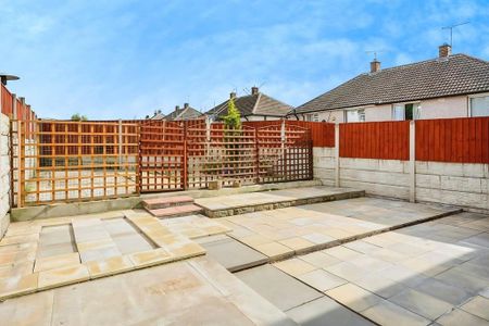 3 bedroom semi-detached house to rent - Photo 5