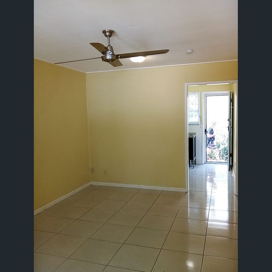 Lowset Brick unit in central location. - Photo 1