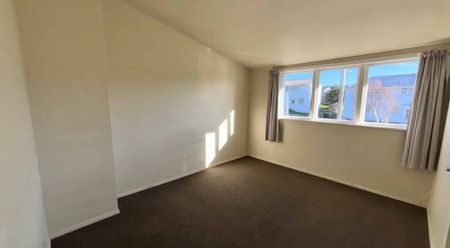 Three bedroom unit - Photo 5