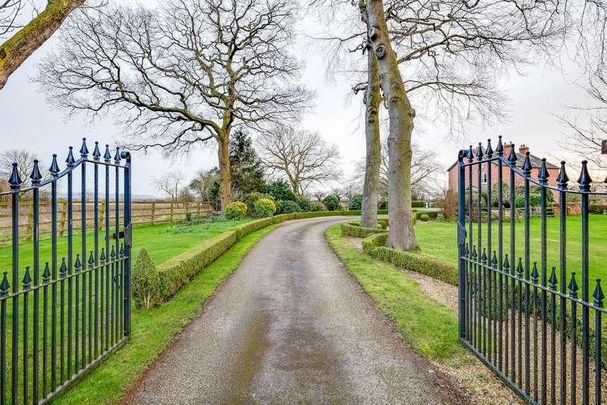 Platts Lane, Hatton Heath, CH3 - Photo 1