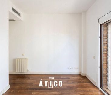 Luxury penthouse for rent in Barcelona, Catalonia - Photo 4