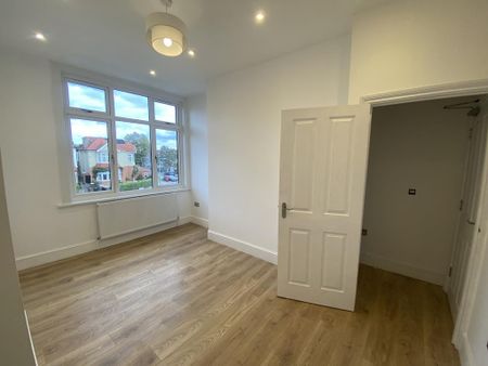 3 bedroom flat to rent - Photo 2