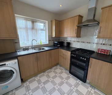 Room in a Shared House, La Rose Lane, N15 - Photo 4