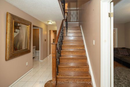 Detached Home For Lease | E8027752 - Photo 3