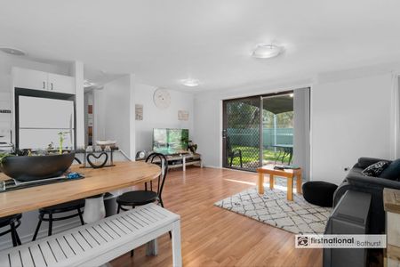 Neat and Tidy Two Bedroom Unit - Photo 5