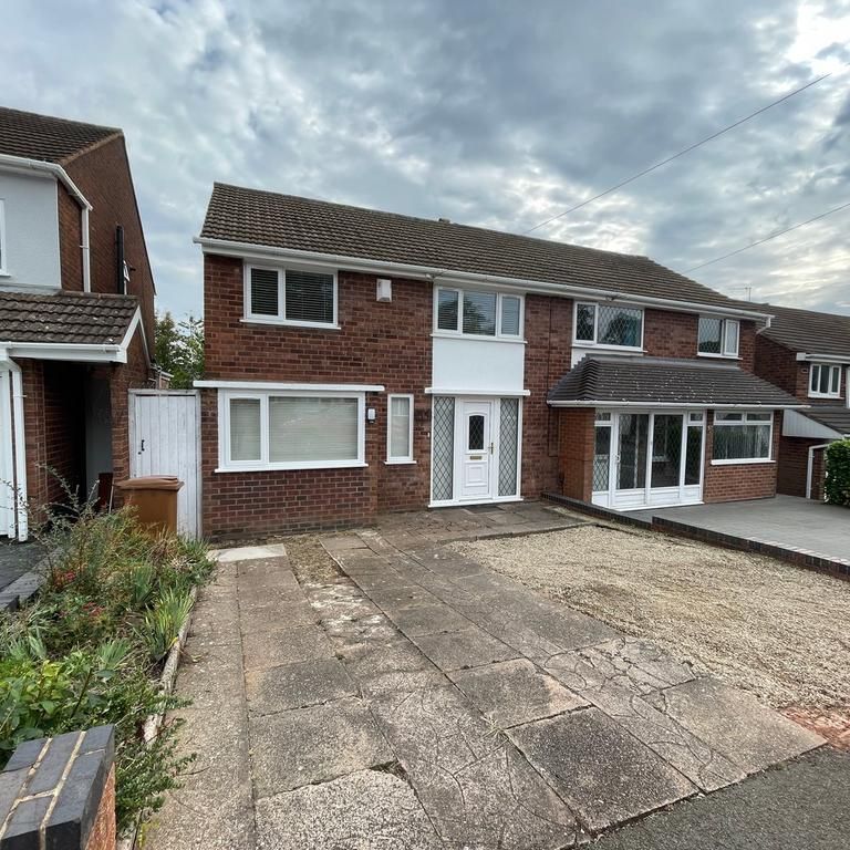 3 bedroom semi-detached house to rent - Photo 1