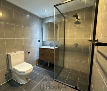 Neat & Tidy 1 Bedroom Unit in Sought After Speers Point - Photo 2