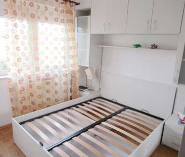 Apartament 4 camere, 65 mp, decomandat, parcare, garaj, boxa, zona Piata Flora - Photo 2