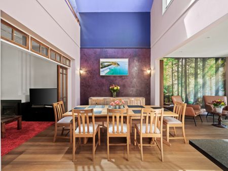 Stylish Three Bedroom Home in Sought-After Queens Park Location - Photo 5