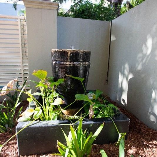 Perfectly Positioned 2 Bed Unit New Farm with lock up garage - Photo 1