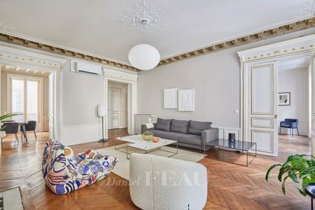 Appartement à louer à Paris 8Ème - Photo 3