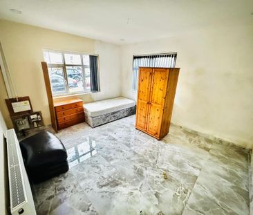 5 bedroom terraced house to rent - Photo 3