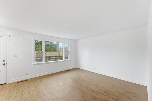 For Lease - 355 BERNARD Avenue, Fort Erie, Ontario - Photo 1