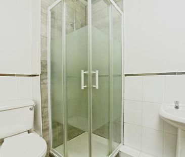 2 bedroom penthouse to rent - Photo 6