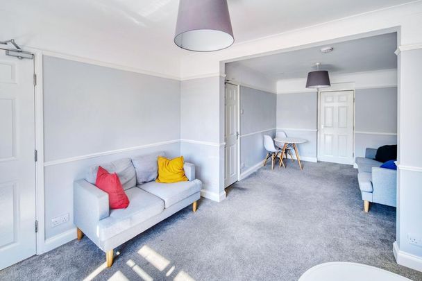 6 bedroom house to rent - Photo 1