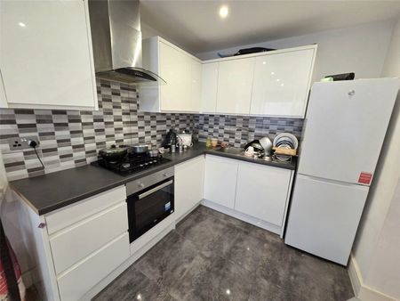 London Road, Bracknell, Berkshire, RG12 - Photo 4