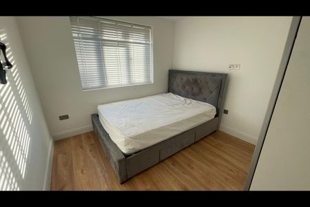 Room in a Shared House, Burnside Crescent, HA0 - Photo 4