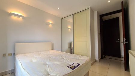 2 bedroom flat to rent - Photo 2