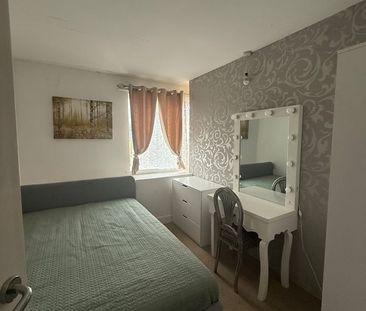 Room in a Shared Flat, Headstone Drive, HA3 - Photo 2