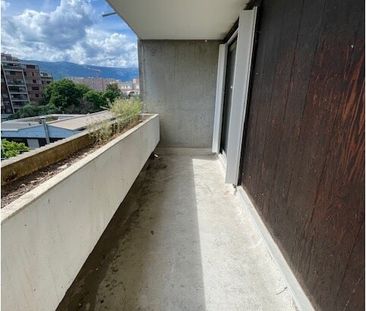 T1 refait à neuf de 46m² sur la place des géants GRENOBLE 38100 - Photo 2
