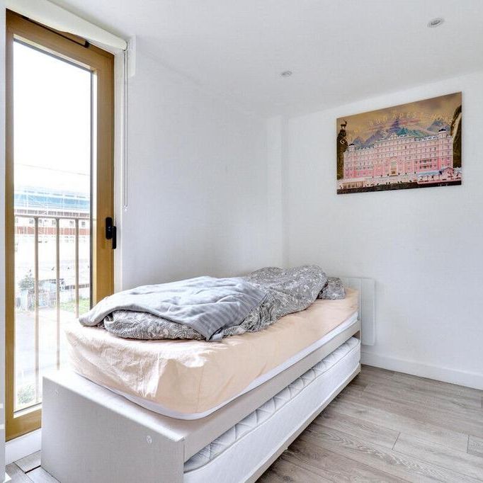 Studio to rent - Photo 1