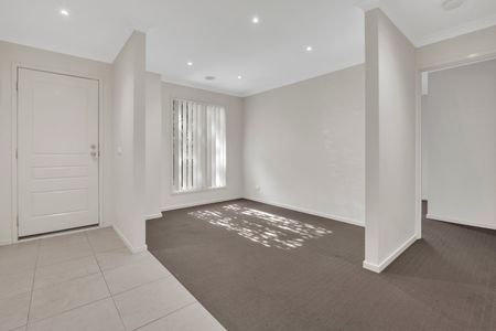 2/15 Kennedy Street, Reservoir VIC 3073 - Photo 3