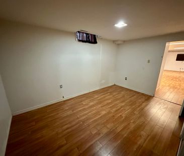 For Lease - 44 Loradeen Crescent Unit# Lower, Toronto, Ontario - Photo 5