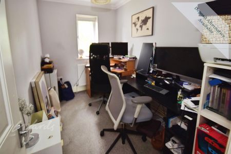 4 bedroom semi-detached house to rent - Photo 3