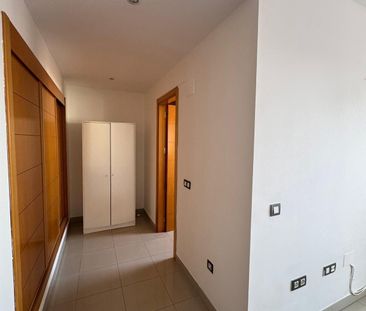 Townhouse in El Paraiso - Photo 3