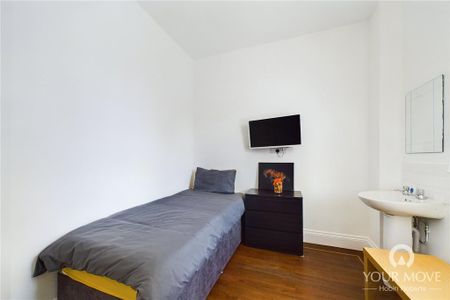 1 bedroom in a house share to rent - Photo 4