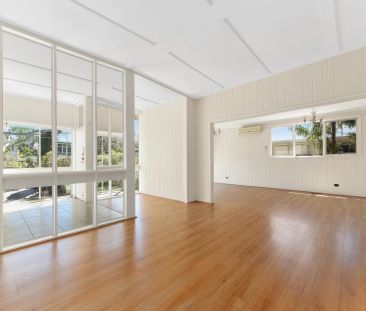 Sundreched family home with a large backyard and only minutes to th... - Photo 6