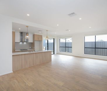 Immaculate Modern Home with Flawless Features - Photo 6