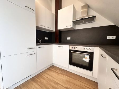 TOP Sanierte Wohnung im Dachgeschoss - Mit Schlossbergaussicht - Foto 5