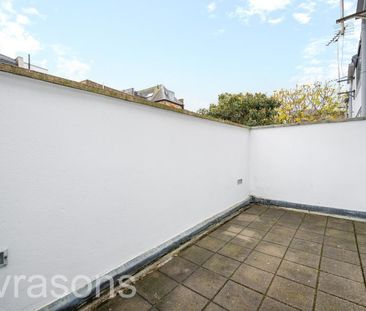 4 bedroom apartment to rent - Photo 3