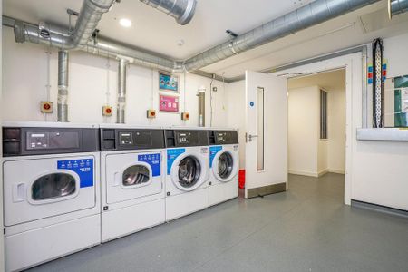 3 bedroom flat to rent - Photo 4