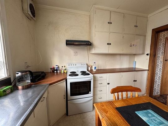 Large 2 Bedroom Apartment with Garden & Courtyard - Photo 1