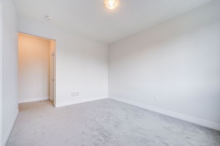 For Lease - 8 Nigh Drive, Markham, Ontario - Photo 5