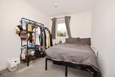 2 bedroom flat to rent - Photo 4