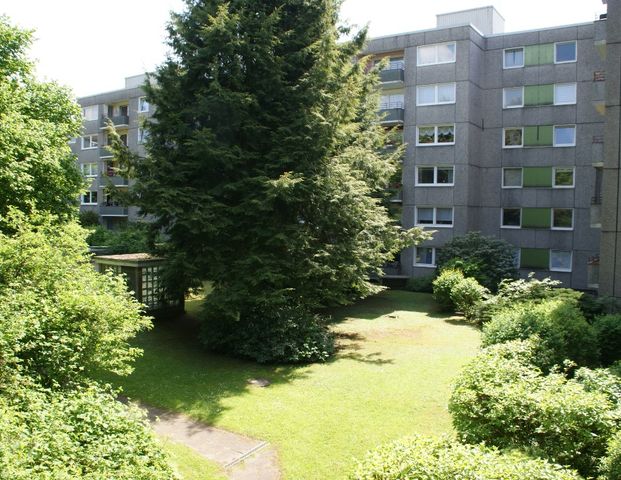 Demnächst frei! Große 4-Zimmer-Wohnung in Wuppertal Vohwinkel - Wir renovieren für Sie! - Foto 1