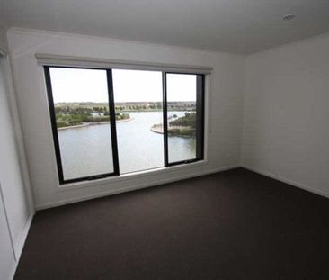 Modern Three Bedroom Home in Craigieburn - Photo 3