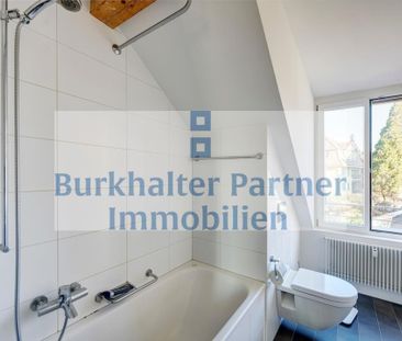 Wunderschöne Dachwohnung mit Galerie in der vorderen Länggasse! - Photo 1