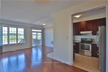 Property For Lease | W9053368 - Photo 5