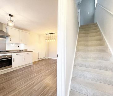 3 bedroom semi-detached house to rent - Photo 6