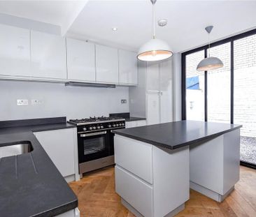 3 bedroom terraced house to rent - Photo 3