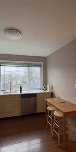 2b1b unit with 7 mins walk to Joyce Station - Photo 3