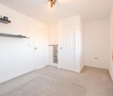 2 bedroom semi-detached house to rent - Photo 5