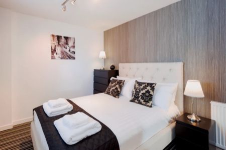 2 bedroom 2 bathroom - Photo 3