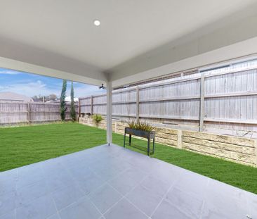 For Lease: Modern Family Living at 13 Brunner Drive, Park Ridge! - Photo 1