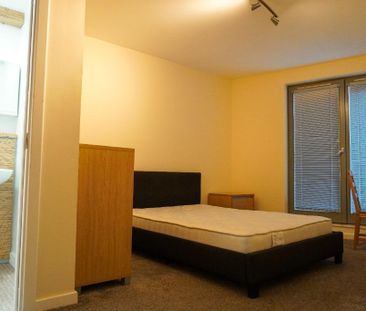 2 bedroom flat to rent - Photo 4